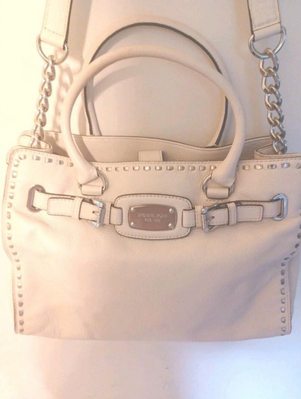 Michael Kors Hamilton Cream Grain Leather Bag with Silver Hardware/Accents - Picture 2 of 12